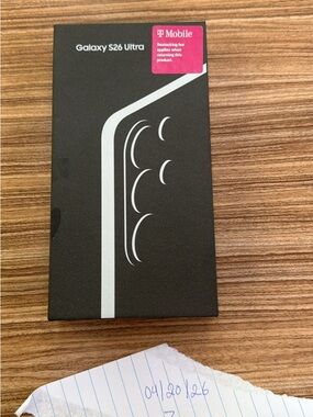 Samsung Galaxy S26 Ultra Box - Black with White Graphics